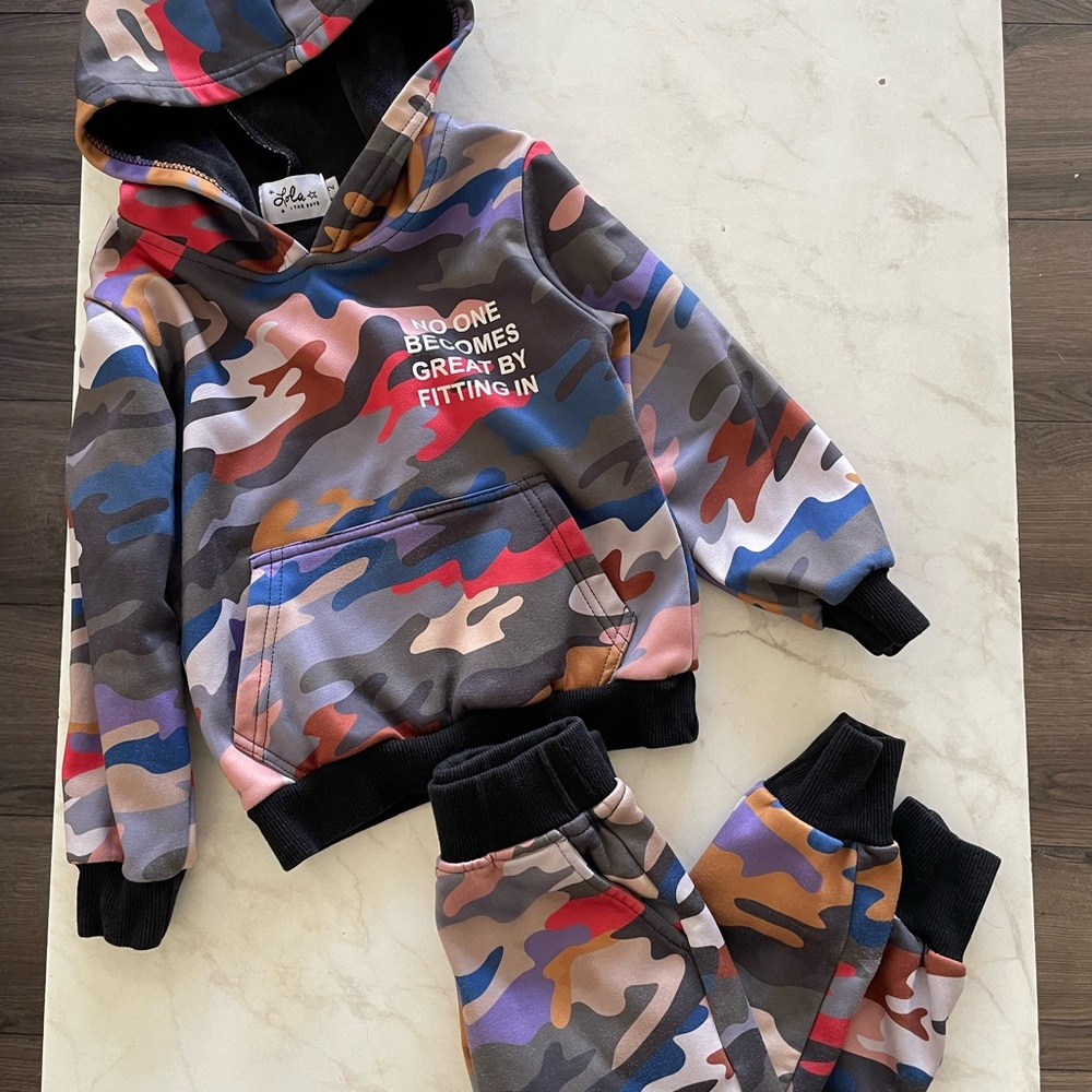 Lola + the Boys trendy Multicolor Camo Hoodie and Jogger Set 2T